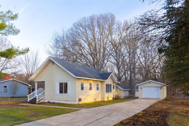 1407 Kenwood Avenue, Belding, MI 48809