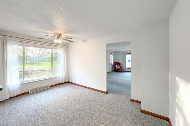 1407 Kenwood Avenue, Belding, MI 48809