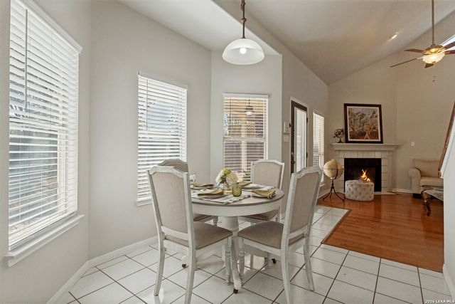 6702 MORNING SHADOW LN, San Antonio, TX 78256