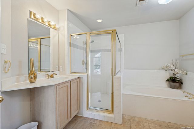 6702 MORNING SHADOW LN, San Antonio, TX 78256