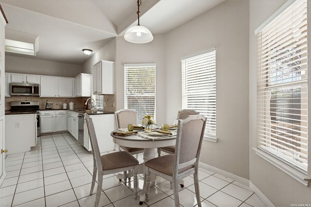 6702 MORNING SHADOW LN, San Antonio, TX 78256