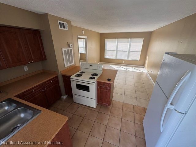 249 S Commerce Avenue 204, Sebring, FL 33870