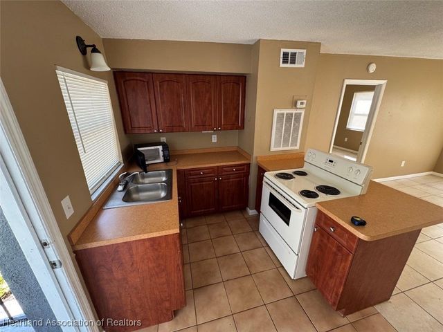 249 S Commerce Avenue 204, Sebring, FL 33870