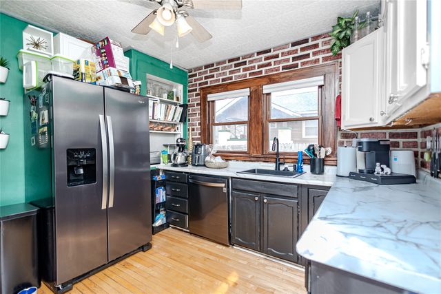 677 33rd Street, Des Moines, IA 50312