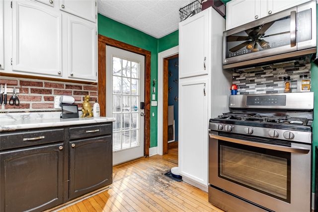 677 33rd Street, Des Moines, IA 50312