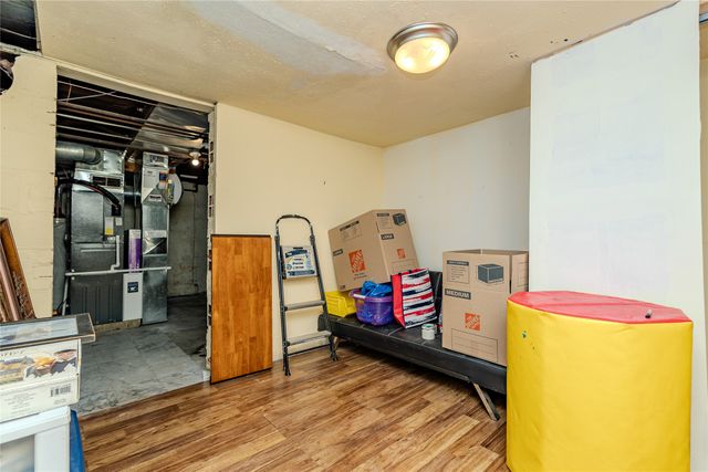 677 33rd Street, Des Moines, IA 50312