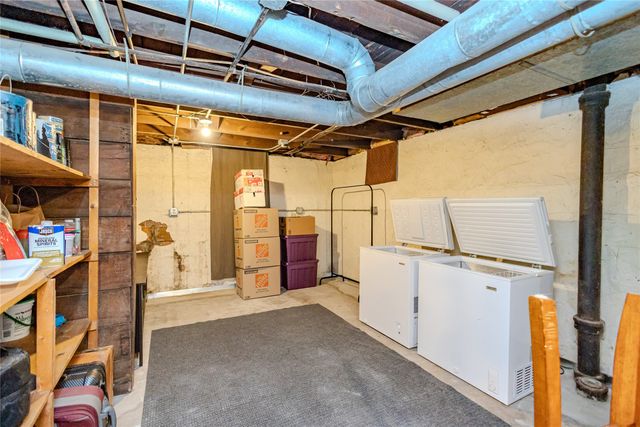 677 33rd Street, Des Moines, IA 50312