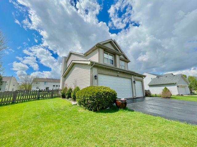 88 Hackney Lane, Lindenhurst, IL 60046