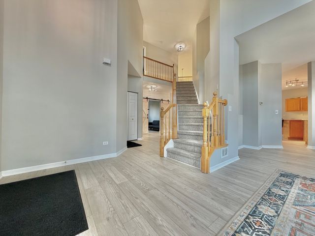 88 Hackney Lane, Lindenhurst, IL 60046