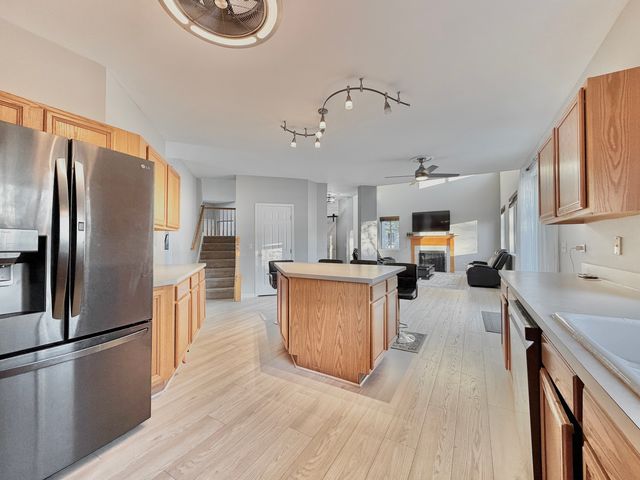 88 Hackney Lane, Lindenhurst, IL 60046