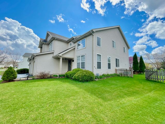 88 Hackney Lane, Lindenhurst, IL 60046