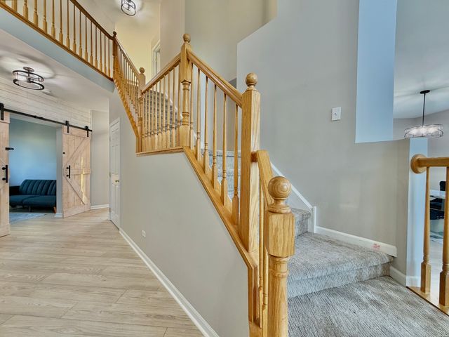 88 Hackney Lane, Lindenhurst, IL 60046