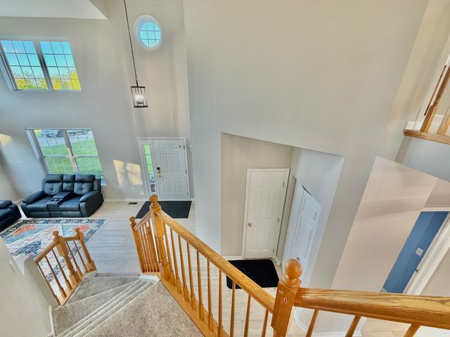 88 Hackney Lane, Lindenhurst, IL 60046