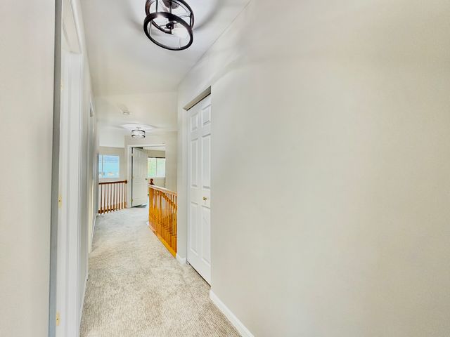 88 Hackney Lane, Lindenhurst, IL 60046