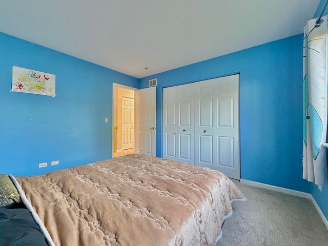 88 Hackney Lane, Lindenhurst, IL 60046