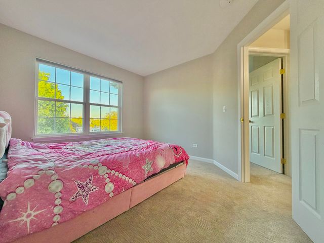 88 Hackney Lane, Lindenhurst, IL 60046