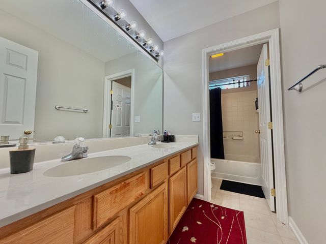 88 Hackney Lane, Lindenhurst, IL 60046