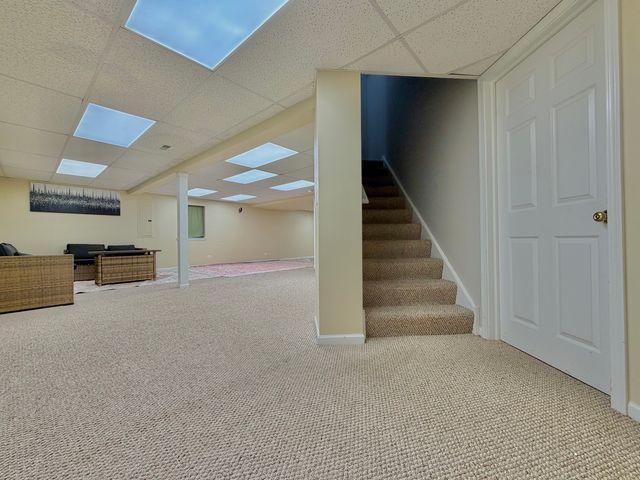 88 Hackney Lane, Lindenhurst, IL 60046