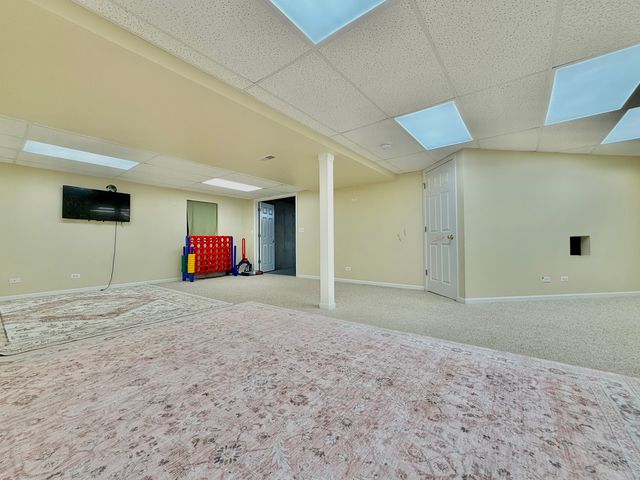 88 Hackney Lane, Lindenhurst, IL 60046