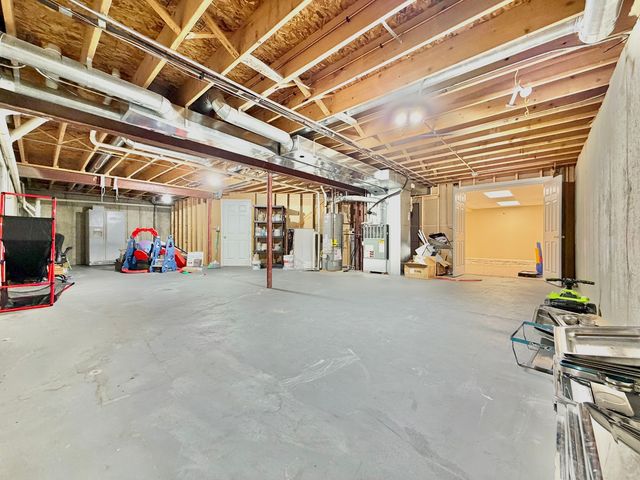 88 Hackney Lane, Lindenhurst, IL 60046