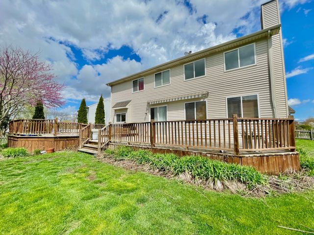 88 Hackney Lane, Lindenhurst, IL 60046