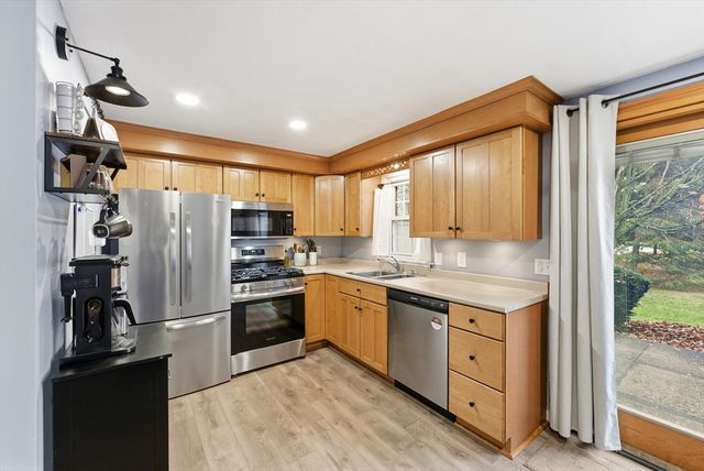 72 Plantation Drive 72, Agawam, MA 01001