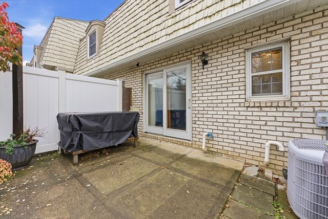 72 Plantation Drive 72, Agawam, MA 01001