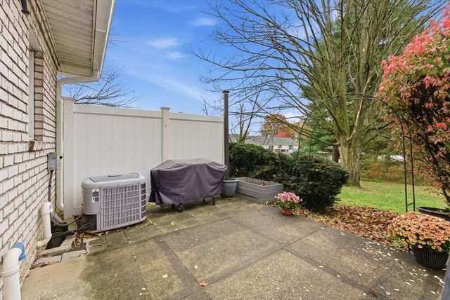 72 Plantation Drive 72, Agawam, MA 01001