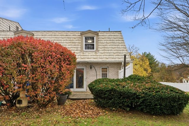 72 Plantation Drive 72, Agawam, MA 01001