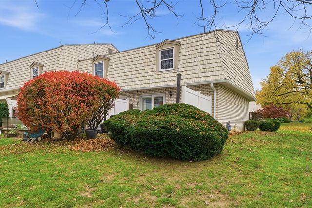 72 Plantation Drive 72, Agawam, MA 01001