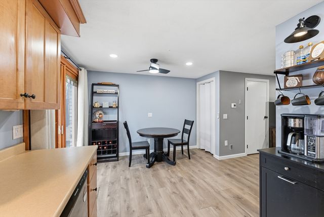 72 Plantation Drive 72, Agawam, MA 01001