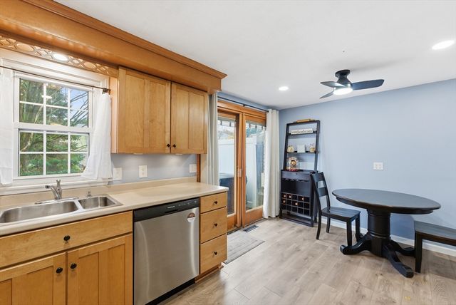 72 Plantation Drive 72, Agawam, MA 01001