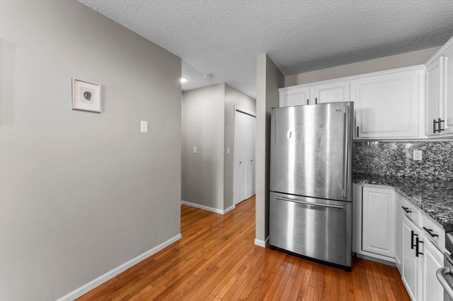 291 Appleblossom Lane E, Shakopee, MN 55379