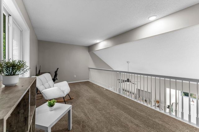 291 Appleblossom Lane E, Shakopee, MN 55379