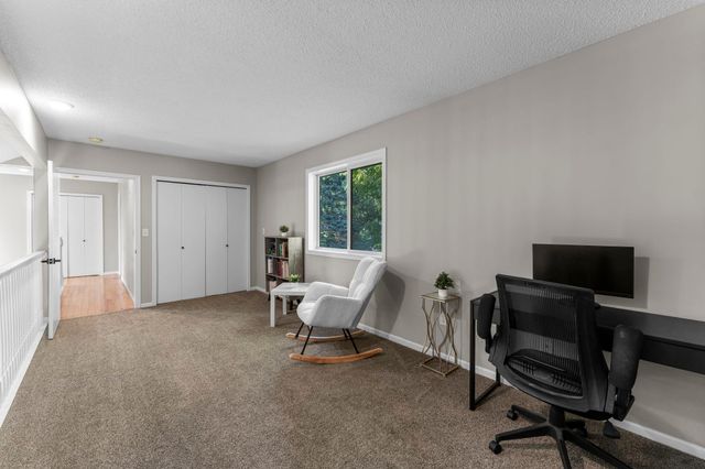 291 Appleblossom Lane E, Shakopee, MN 55379