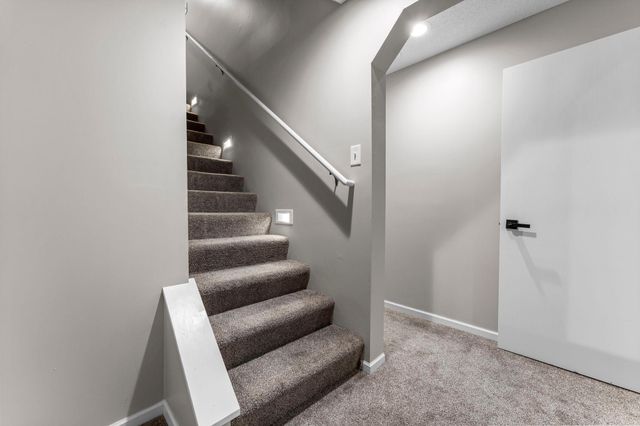 291 Appleblossom Lane E, Shakopee, MN 55379