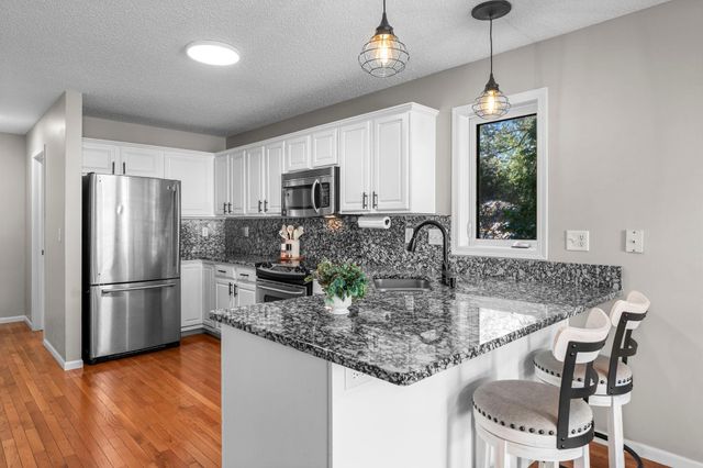 291 Appleblossom Lane E, Shakopee, MN 55379