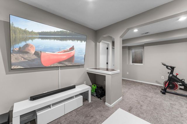 291 Appleblossom Lane E, Shakopee, MN 55379