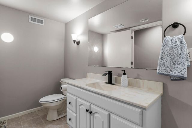 291 Appleblossom Lane E, Shakopee, MN 55379