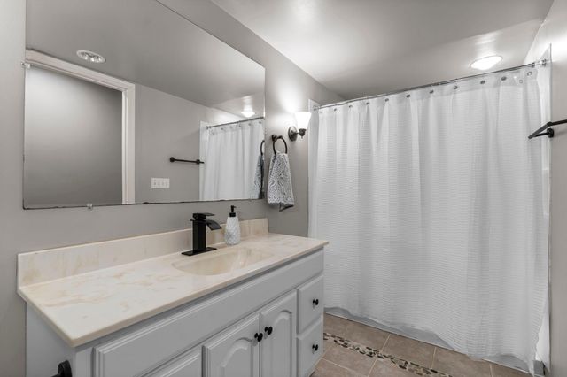 291 Appleblossom Lane E, Shakopee, MN 55379