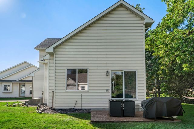 291 Appleblossom Lane E, Shakopee, MN 55379