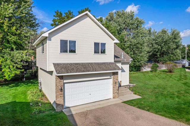 291 Appleblossom Lane E, Shakopee, MN 55379