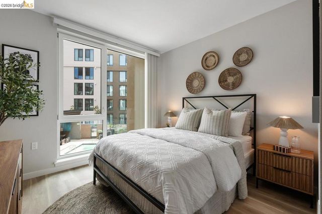 260 260 Brooklyn Basin Way 427, Oakland, CA 94606