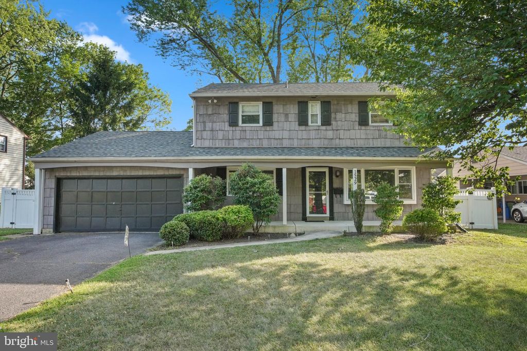 1529 PLEASANT DR, Cherry Hill, NJ 08003
