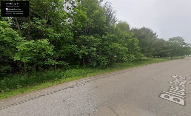5940 Blue Jay Drive, Kalamazoo, MI 49009