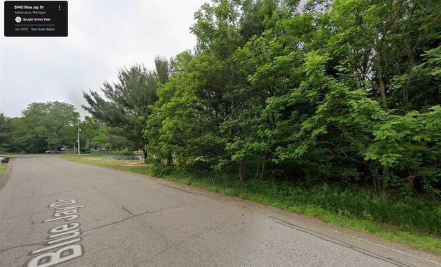 5940 Blue Jay Drive, Kalamazoo, MI 49009