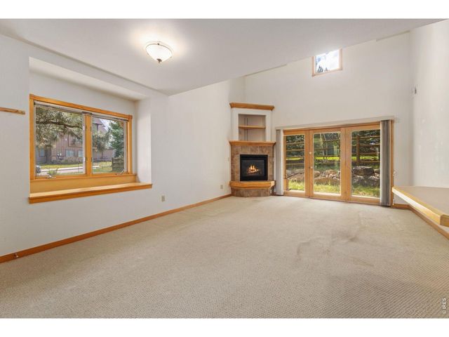 861 Crabapple Ln, Estes Park, CO 80517