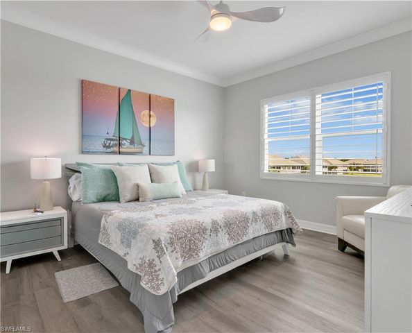 163 Indies DR E 202, Naples, FL 34114