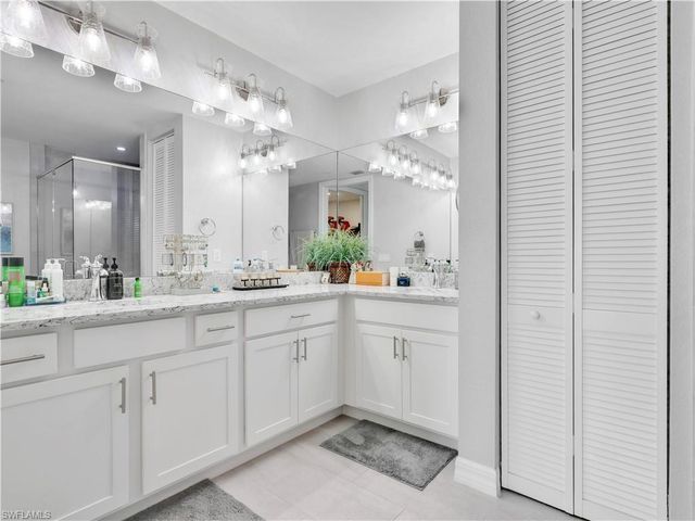 163 Indies DR E 202, Naples, FL 34114