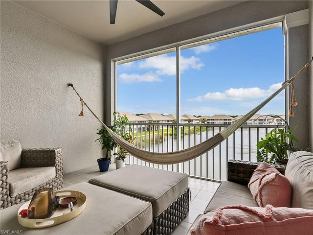 163 Indies DR E 202, Naples, FL 34114